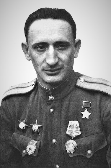 4. Ефим Златин.jpg