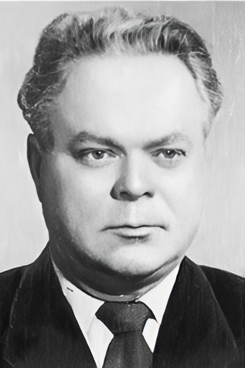 2. Иван Ильюшин-topaz-face-upscale-500w.jpg