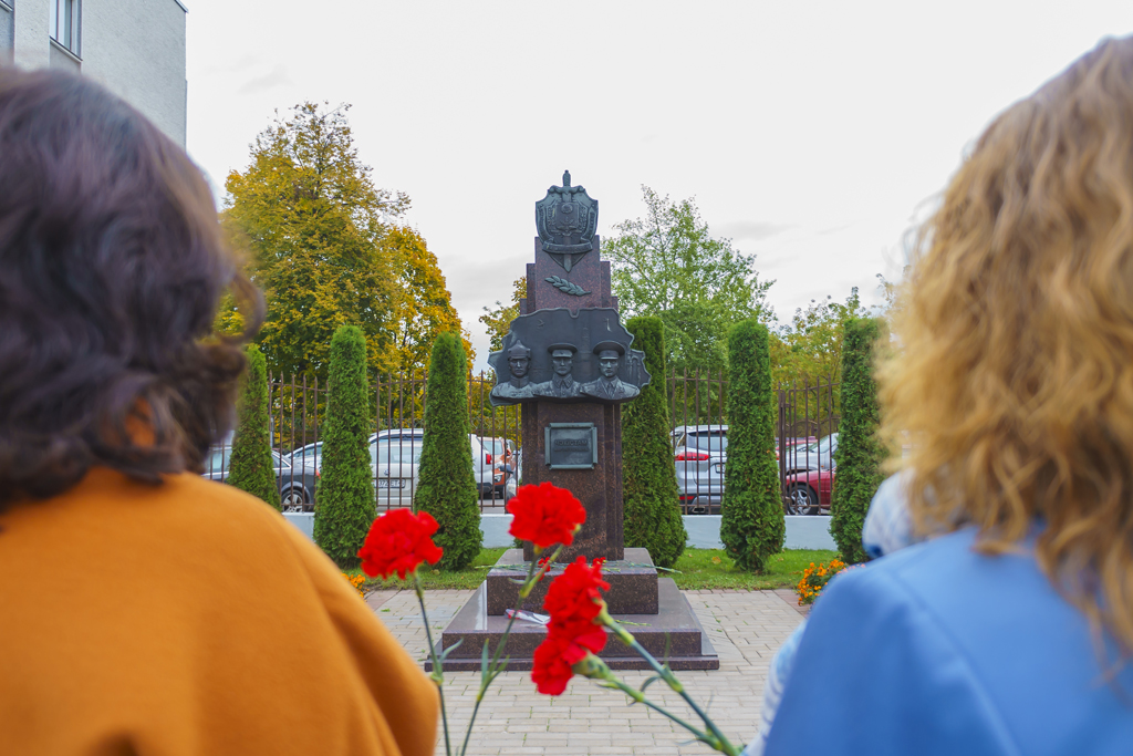 2. Памятник чекистам.jpg