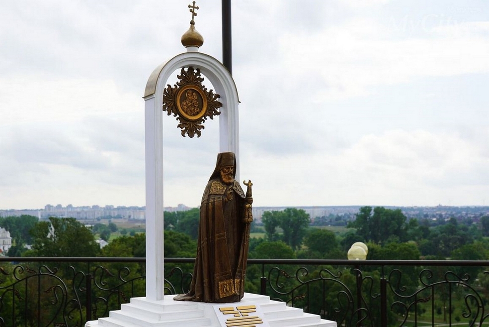 6. Памятник Конисскому.jpg