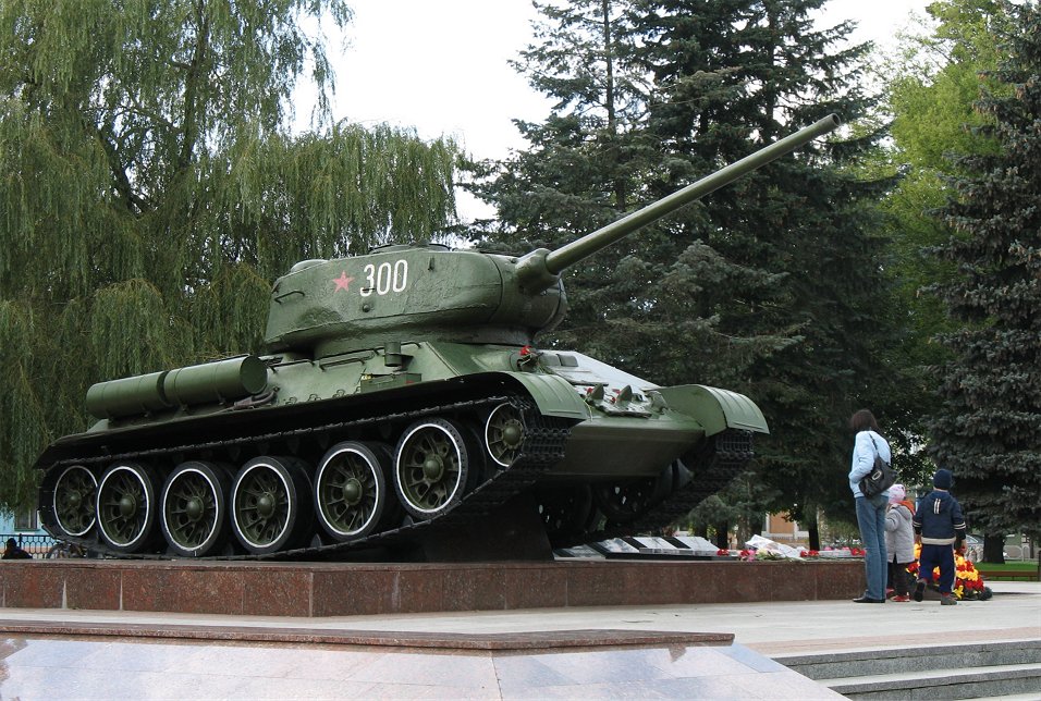 1. Борис Бахарев.jpg