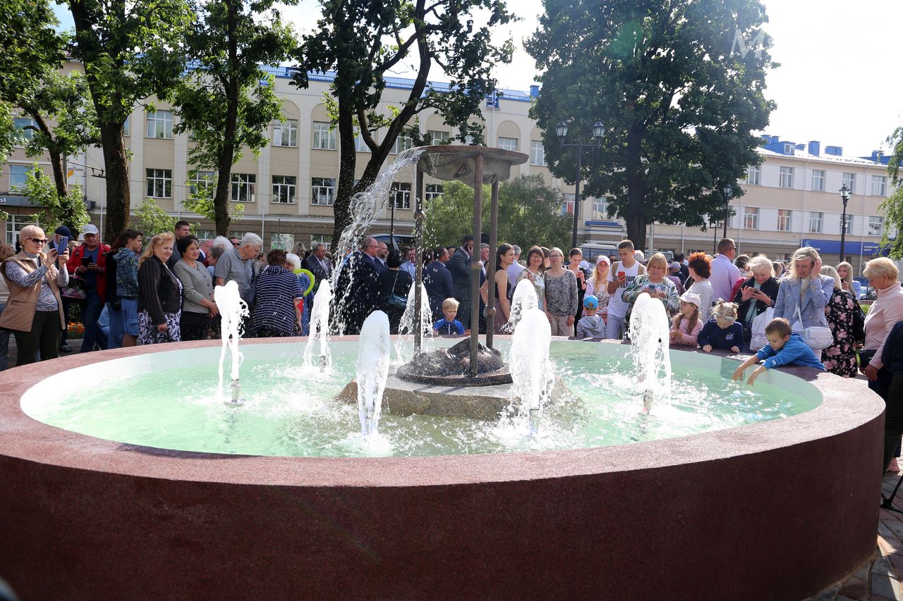 4. Фонтан в Театральном сквере.jpg