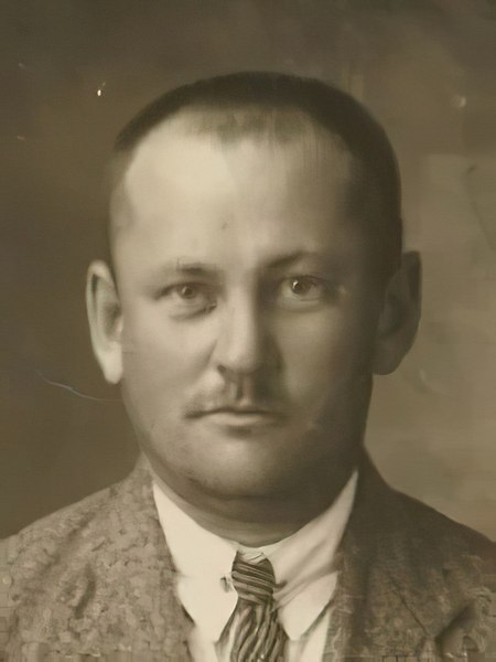 1. Андрей Мрый_450.jpg