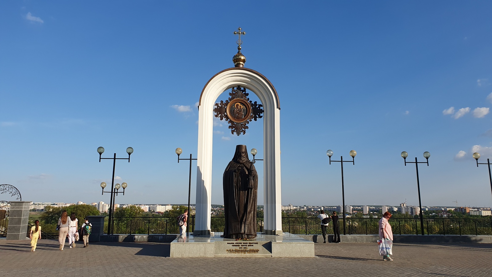 2. Памятник Конисскому.jpg